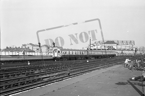 EMU 7392 1970s Clapham Junction-ROneg-1704-057