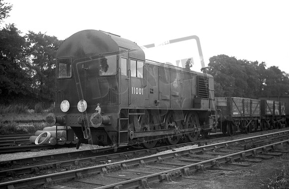 11001 1952 Norwood Junction