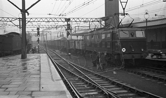 26027 1955-03-25 Sheffield Victoria on Ollerton-Hawarden Sidings mineral-ROneg-1902-BWB-043