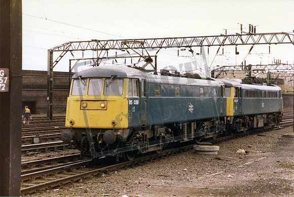 85039 1982-03-15 Crewe station