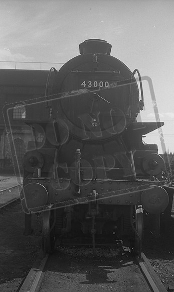 43000 1952-05-14 Devons Road -ROneg-66-065