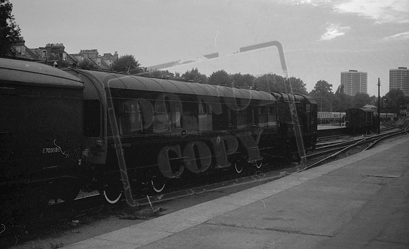3017 1970-06-22 Kensington with DBM999504-ROneg-015