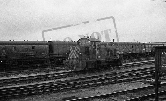 D2985 1966-04-07 Eastleigh-ROneg-1704-192