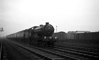 61554 1955-05-08 Nottingham passing shed-ROneg-1901-205-177