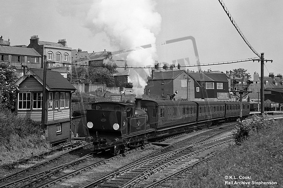 W24 1960-06-02 Cowes