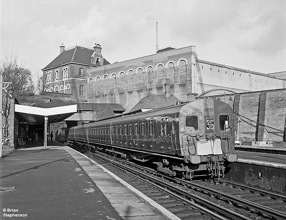 EMU 4685 1964-11-08 Crystal Palace