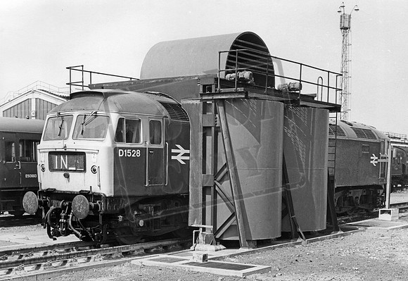 D1528 1968-05-28 Stratford shed