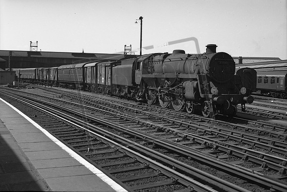 73046 1960s Clapham Junction-ROneg-089