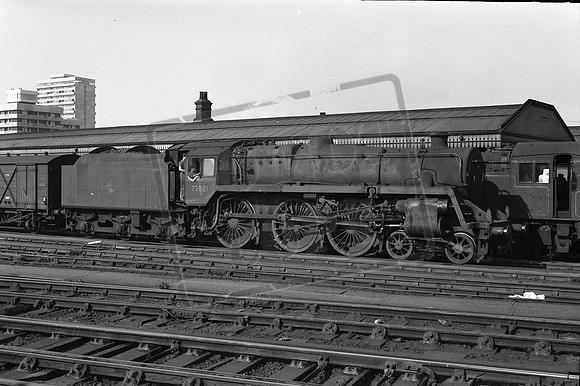 73081 1960s Clapham Junction-ROneg-043
