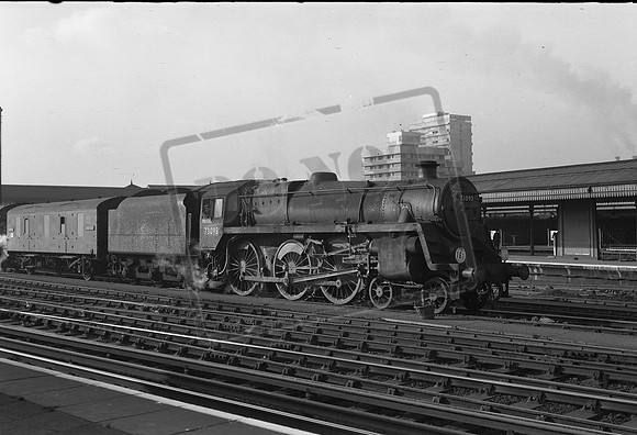 73093 1960s Clapham Junction-ROneg-045