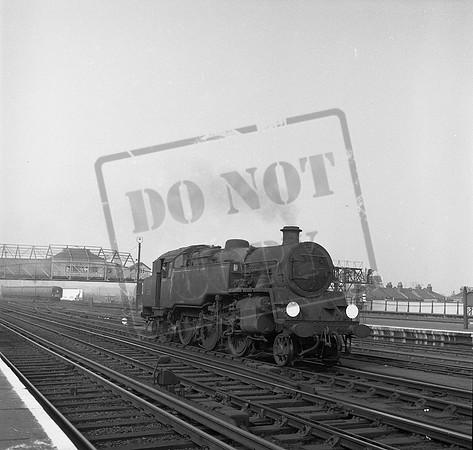 80012 1960s Clapham Junction-ROneg-045