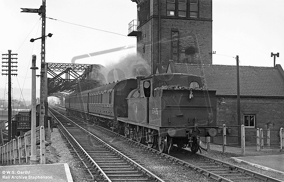 67435 1952-04-01 Hawarden Bridge