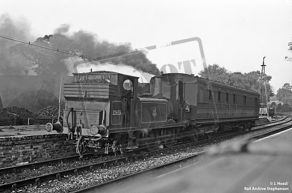 32655 1952 Tenterden Town