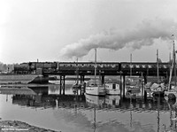 33006 1966-03-19 Lymington Pier
