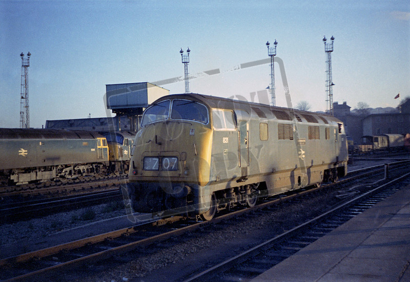 Rail-Online | Class 42 Warship | 821 1972-02 Bath Road