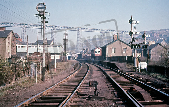 Viaduct 1965-04 Crumlin