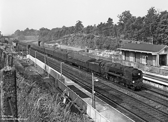 35030 1966-06-09 Weybridge