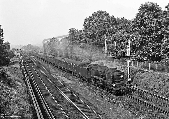 35029 1966-06-09 Weybridge