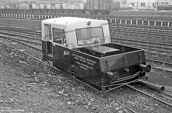 DB 965124 1950s Hillhouse Yard