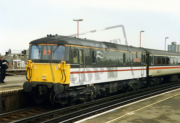 73207 1994-03-19 Clapham Junction
