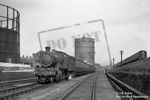 8331 1932-08-07 Kensal Green