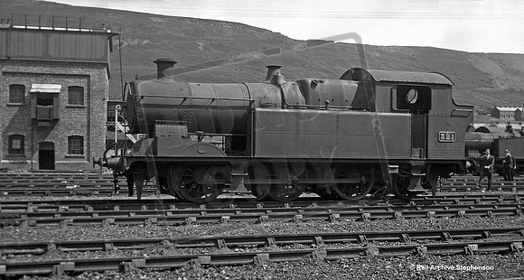321 1930s Treherbert shed
