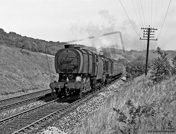 33022 1956-06-26 near Dorking