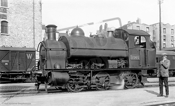 1365 1930s Plymouth Docks