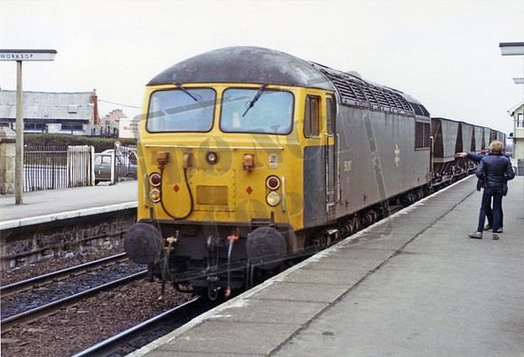 56017 1983-04-07 Worksop station