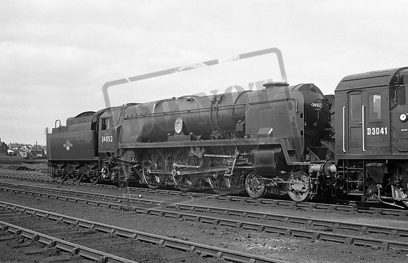 34052 1960s Eastleigh shed