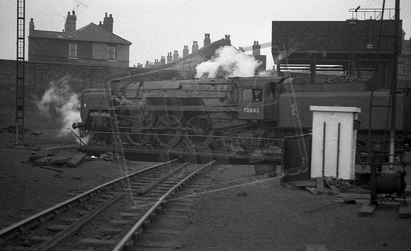 70043 1961-03-19 Aston