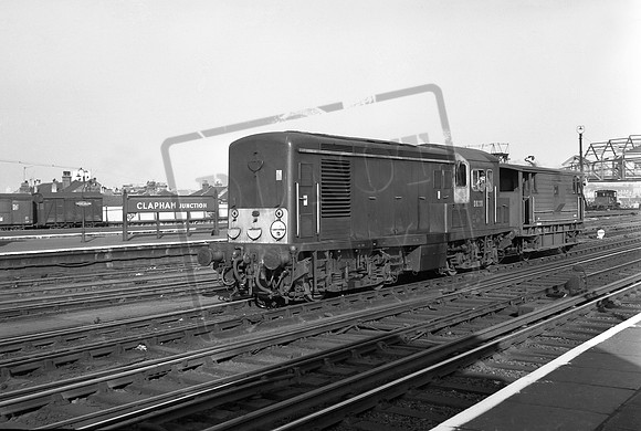 D8230 1967c Clapham Junction