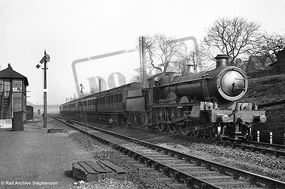 2908 1930c Ealing Broadway