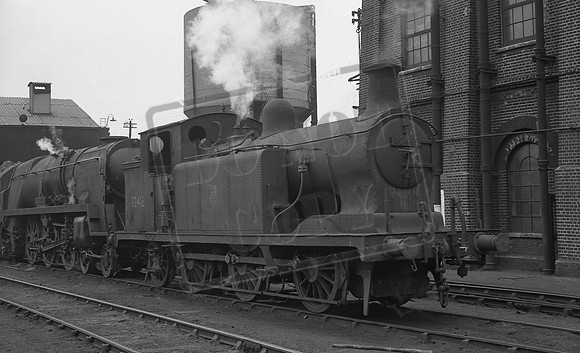 32416 1960-04-24 Bricklayers Arms