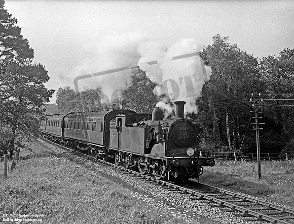 30052 1963-06-02 near Lymington Junction