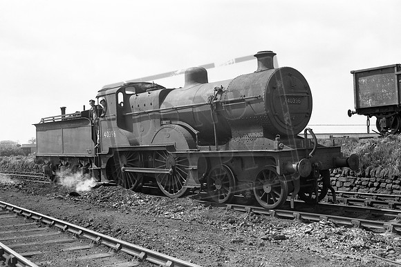 40396 1950s Burton shed