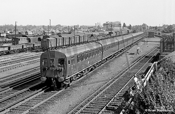 EMU 4116 1964-09-13 Woking