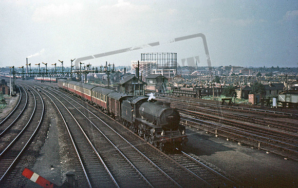 61073 1950s Hornsey