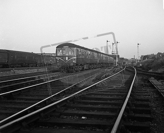 DMU E51xxx 1958-06-20 Wood Green