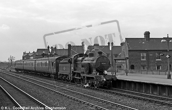 31246 1958-04-19 Tonbridge