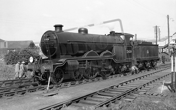 32424 1958-04-13 Newhaven