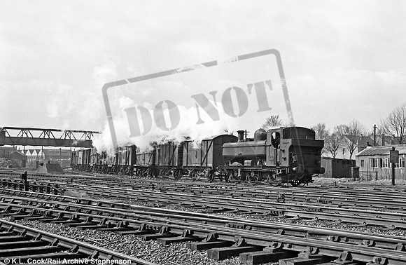8774 1958-04-12 West Ealing