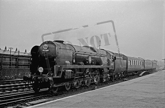 35009 1957-07-27 Salisbury