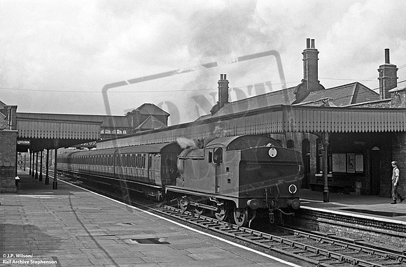 69715 1956-07-02 Palace Gates
