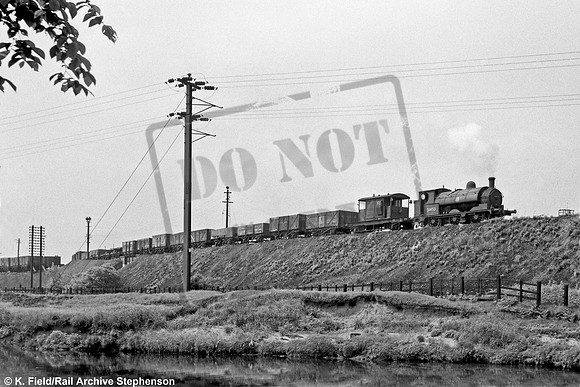 51453 1950s Mirfield yard