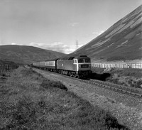 47xxx 1975c Approaching Druimuachdar Summit