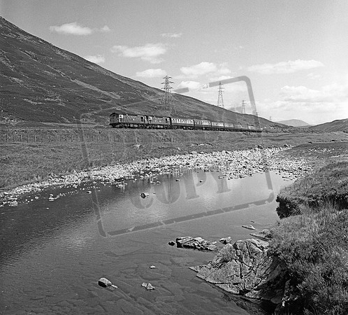 260xx 1975c approaching Dalnaspidal