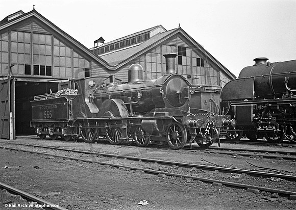 E565 1920s Eastleigh shed