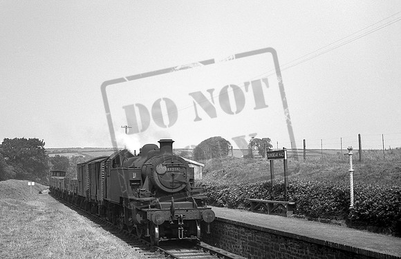 41216 1960s Dunsbear Halt