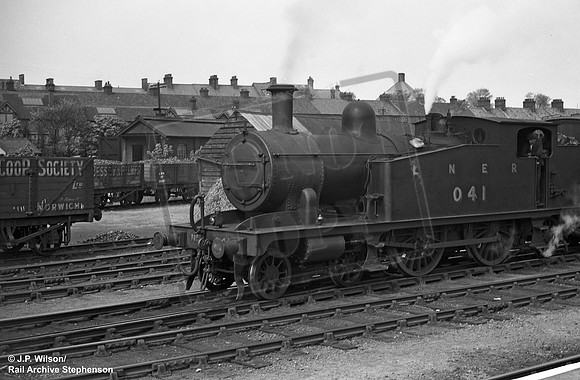041 1939-05-27 Cromer Beach